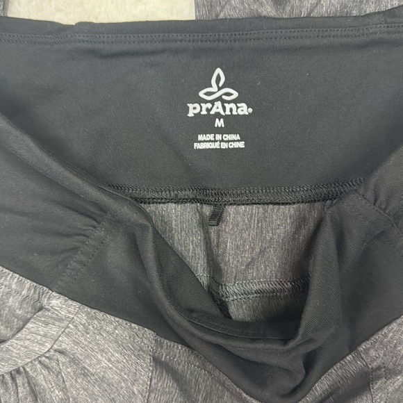 Prana hiking Charcoal cropped Leggings with Black Waistband - Picture 9 of 9